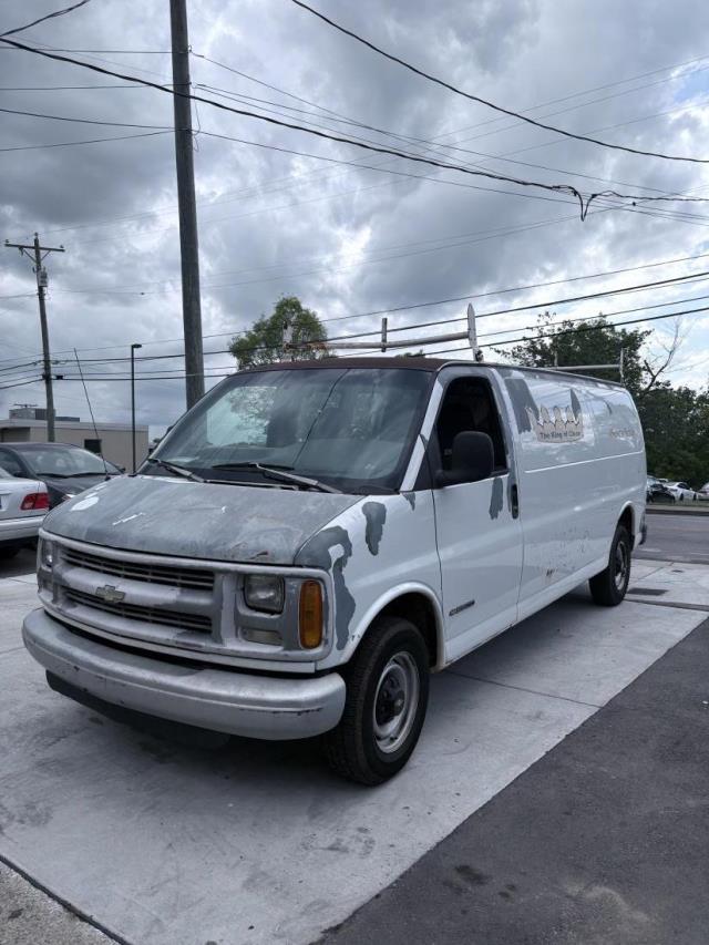 2001 Chevrolet Express 2500 Extended's photo